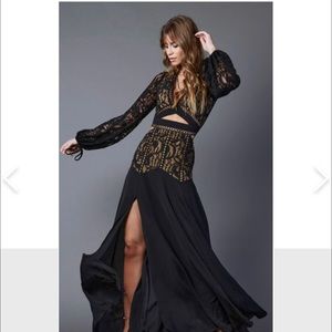 Beautiful black dress size 10. Long sleeve used once.